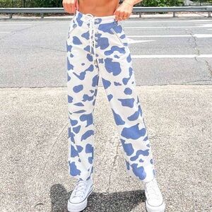 BEGINNING BOUTIQUE tiger lace up with blue cow print